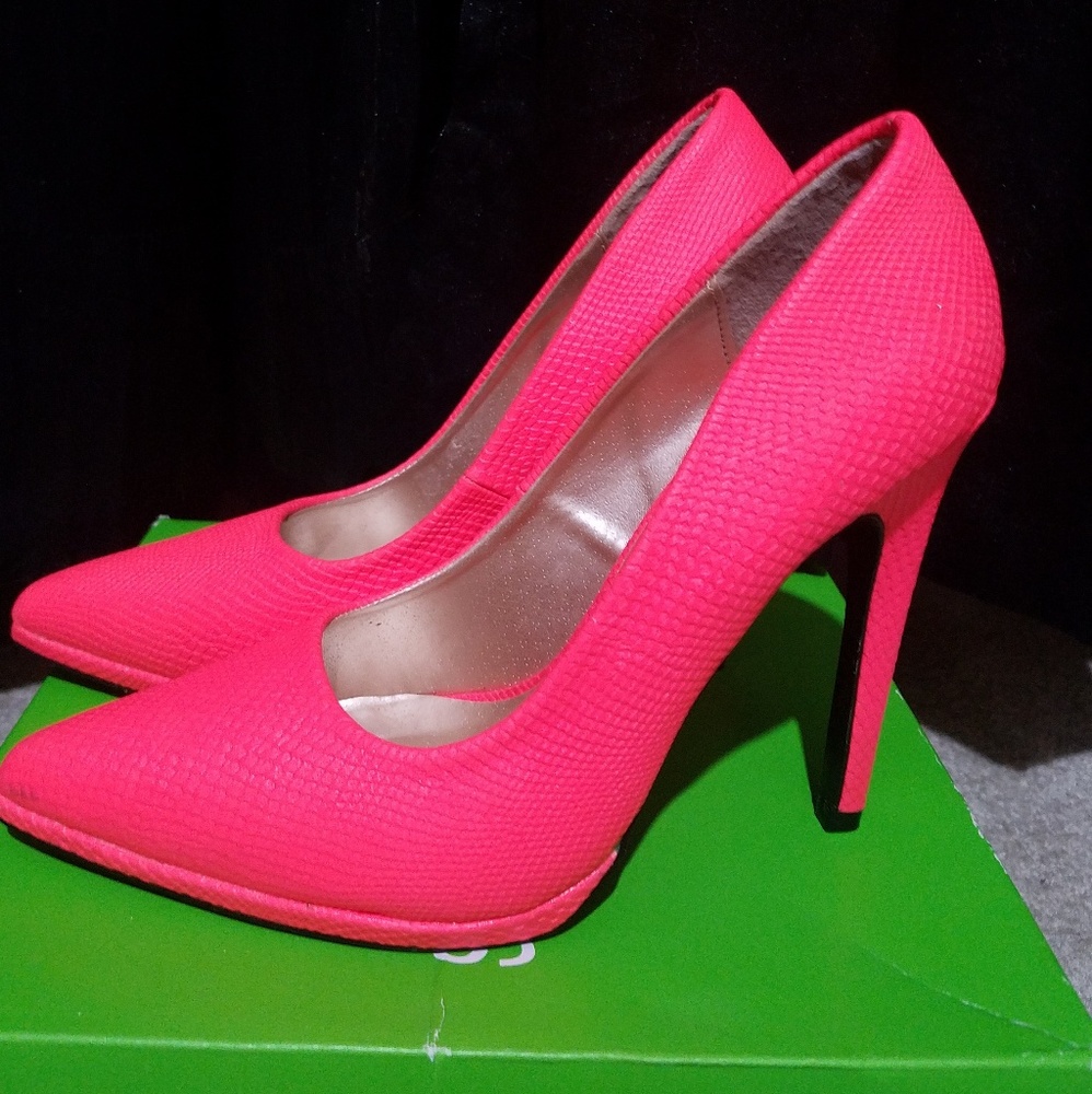Charolette Russe pumps